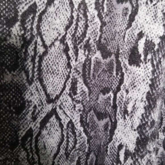 Joie cahmere wool blend snakeskin print sweater - Picture 7 of 10